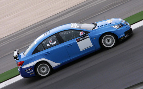 Robert Huff på Portimao banen under test